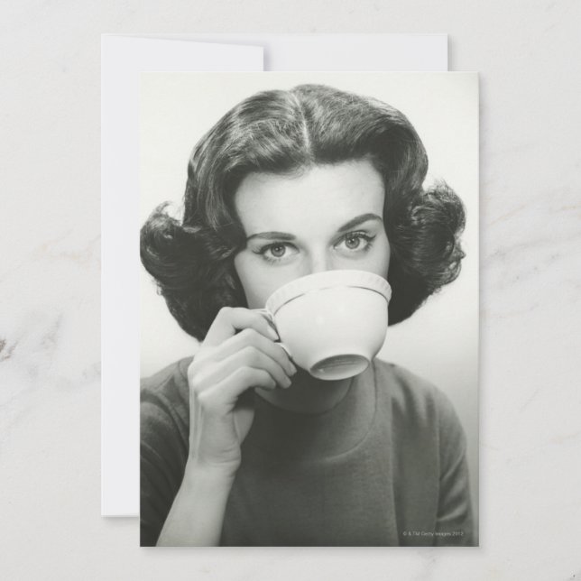 Woman drinking (Devant)
