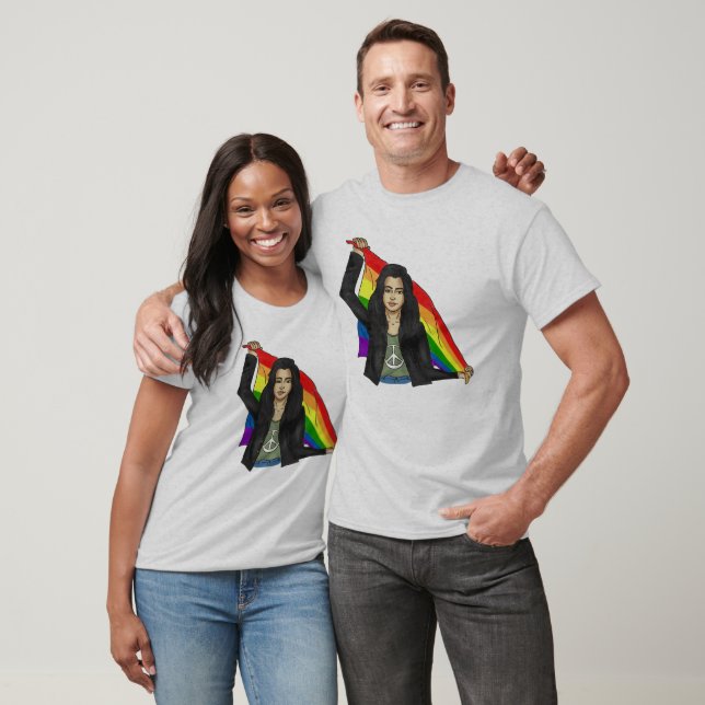 Woman in a Peace T-shirt With a Rainbow Flag LGBTQ (Unisexe)