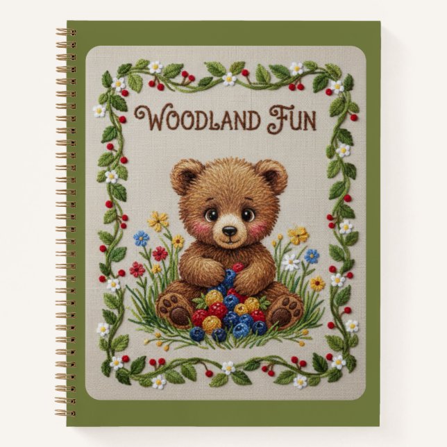 Woodland Fun Embroidered Bear & Berries Journal (Devant)