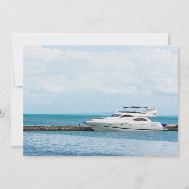 Yacht à l'amarrage (Devant)