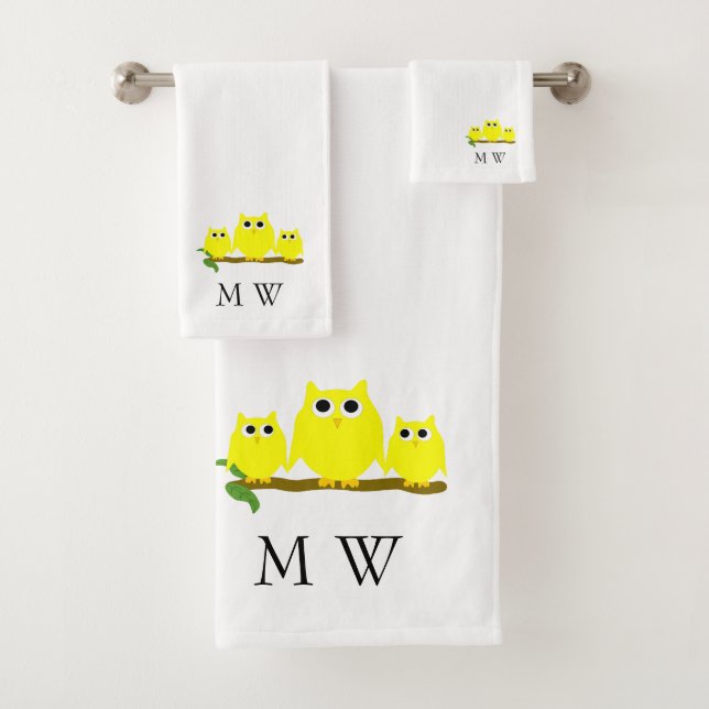 Yellow Owls Design Monogrammed (En situation)