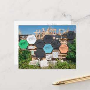Yeux Vigilants : Carte Postale d'Art de Pelouse Su