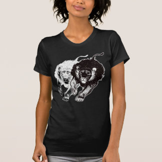 Yin et T-shirt de femmes de lions de Yang