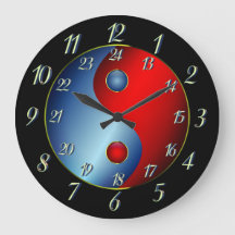 Yin Yang avec grande horloge militaire