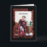 Yooupi drôle pour sa carte d'anniversaire<br><div class="desc">En février 2020, ma petite-fille a fait une séance photo de moi pour son projet de classe de photographie à l'université. Nous avons beaucoup ri pendant qu'elle fouillait dans mon placard et ma boîte à bijoux pour trouver juste ce qu'il fallait. La veste en fourrure, qu'elle a trouvée en stockage,...</div>