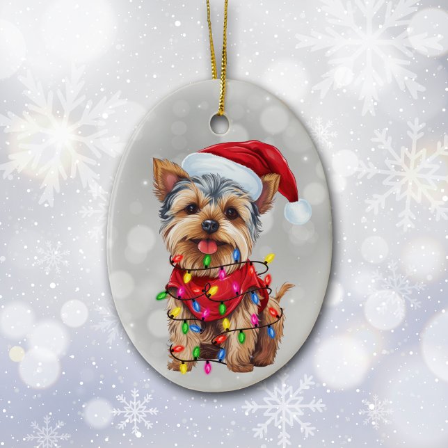 Yorkie dans les lumières de Noël Ornement céramiqu (Créateur téléchargé)