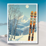 Zakopane Pologne ski vacances retro Carte postale<br><div class="desc">Bonjour des montagnes enneigées de Zakopane Pologne! Nous espérons que vous passerez de merveilleuses vacances à ski. Cette carte postale présente un magnifique paysage montagneux bleu-gris avec des planches de ski rétro dans un motif tribal orange. Toutes les phrases de texte peuvent être customisées pour vous convenir!</div>